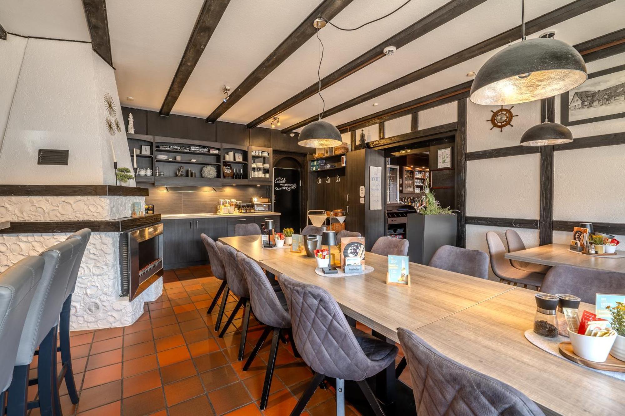 K357 - Hotel & Restaurant "Zur Post" In Otterndorf Bei Cuxhaven Exteriör bild